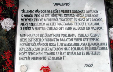 Bertóti Andris András, sír, Rákoskeresztúr, mementó